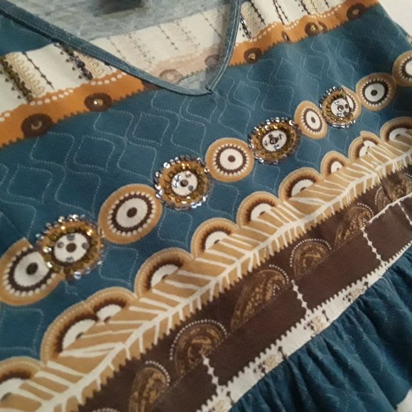 Colorful geometric design v-neck tunic top (T-252) - Picture 4 of 6